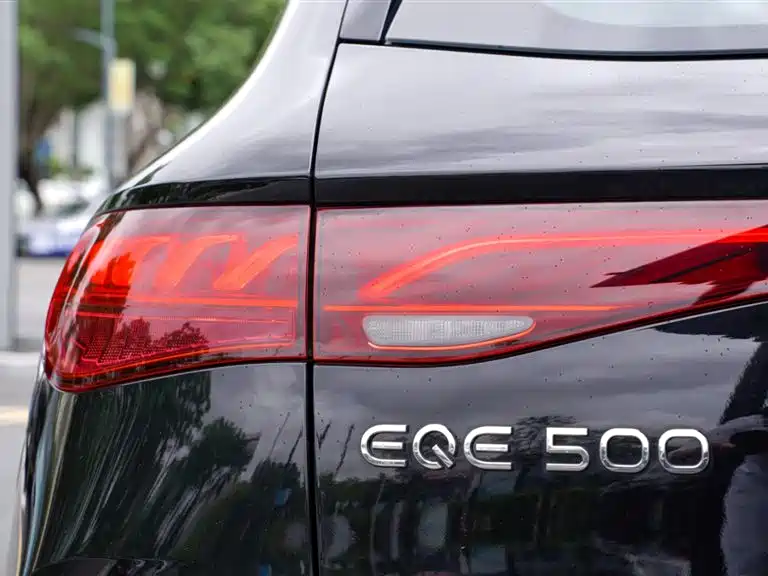 Mercedes-Benz EQE SUV 2025 — фото 6