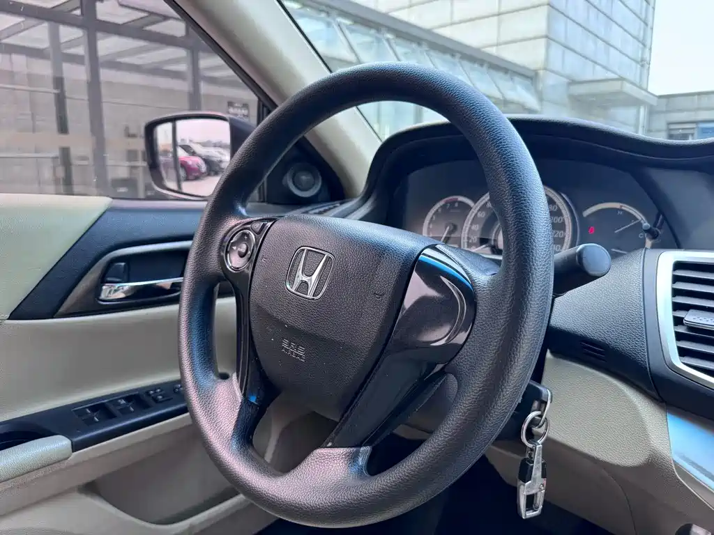 Honda Accord 2015 — фото 16