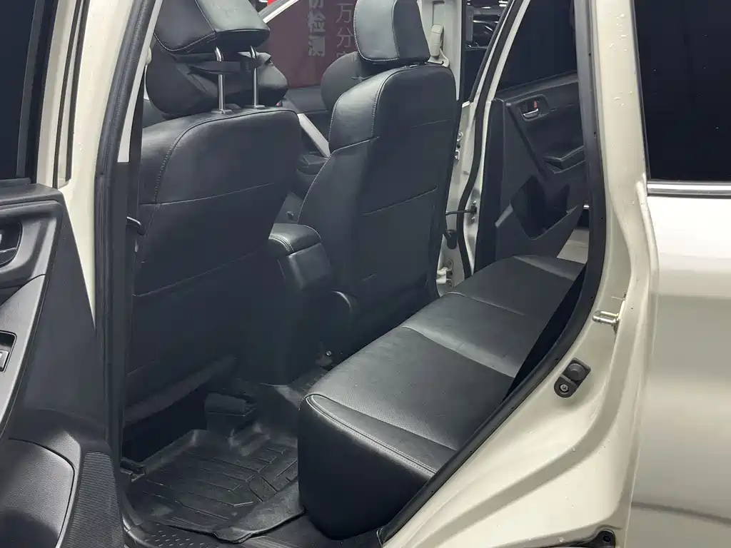 Subaru Forester 2015 — фото 19