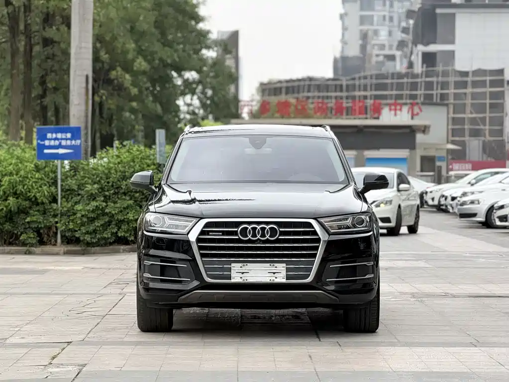 Audi Q7 2016 — фото 1