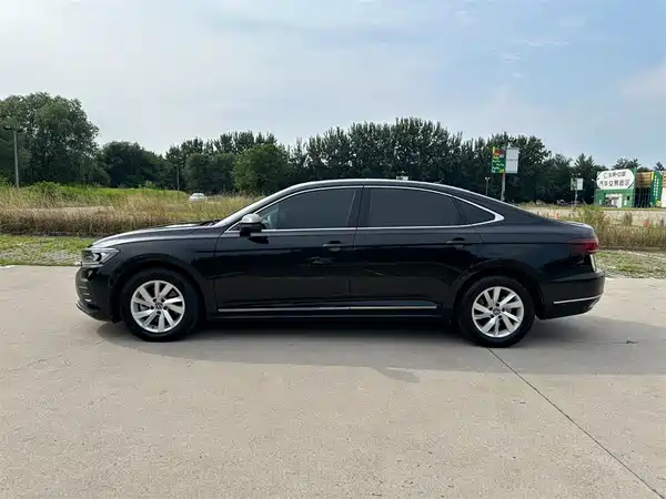 Volkswagen Passat 2022