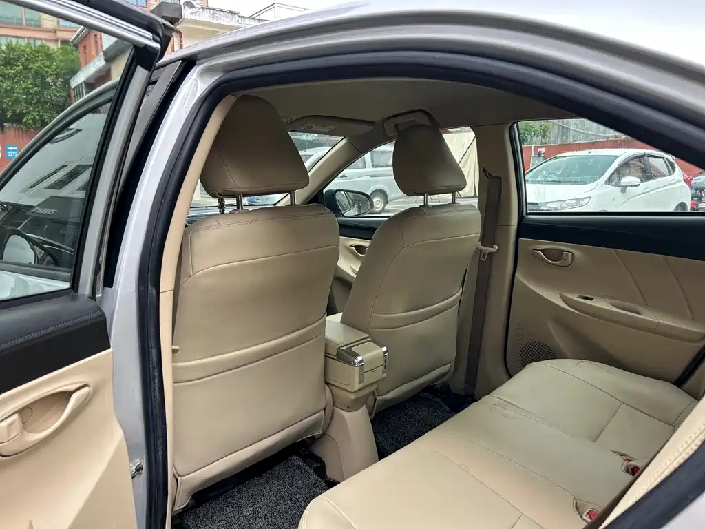 Toyota Vios 2015 — фото 14