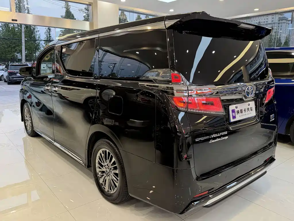 Toyota Vellfire 2022 — фото 5