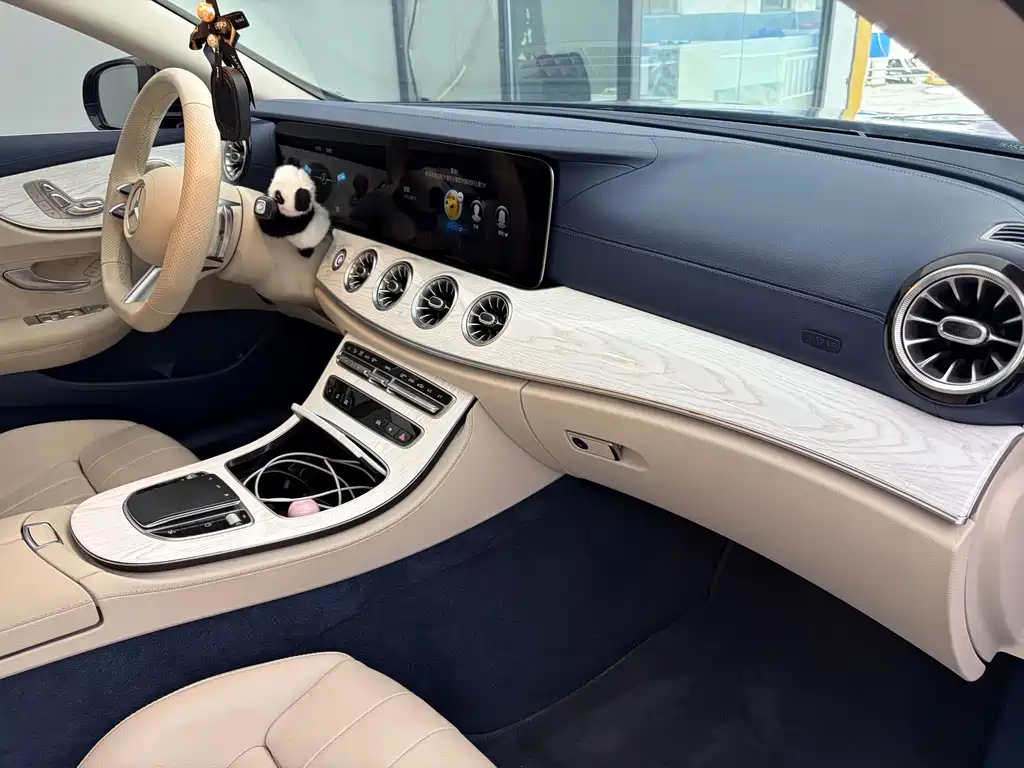 Mercedes-Benz E-Class 2023 — фото 11