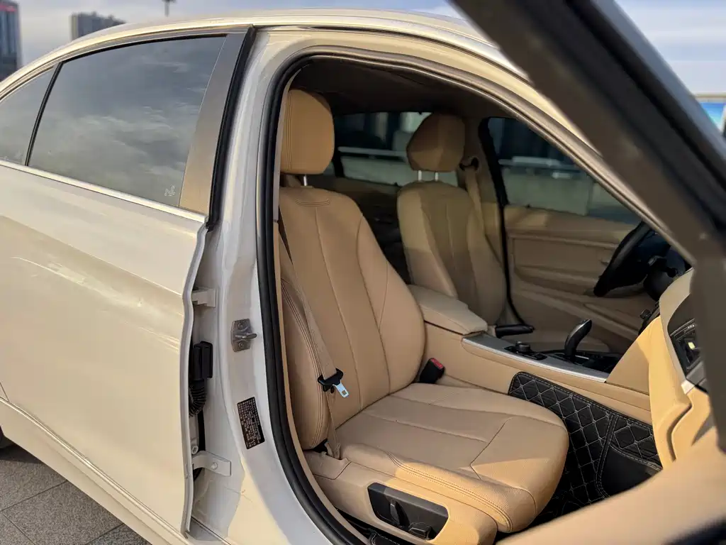 BMW 3 Series 2015 — фото 10