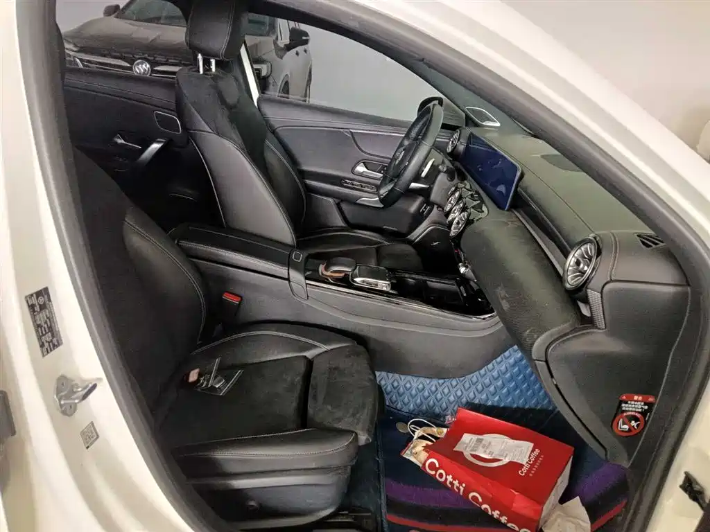 Mercedes-Benz A-Class 2019 — фото 11