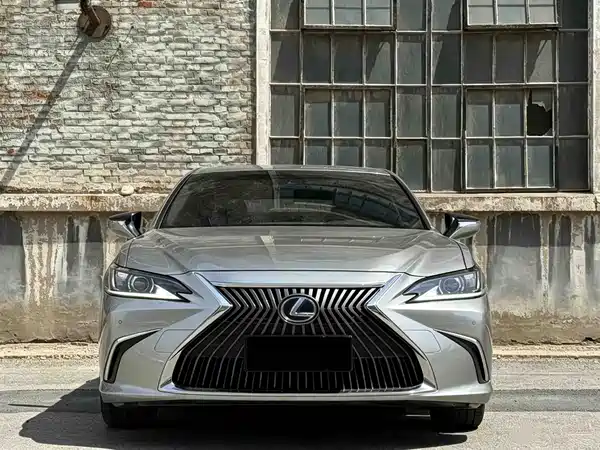 Lexus ES 2018