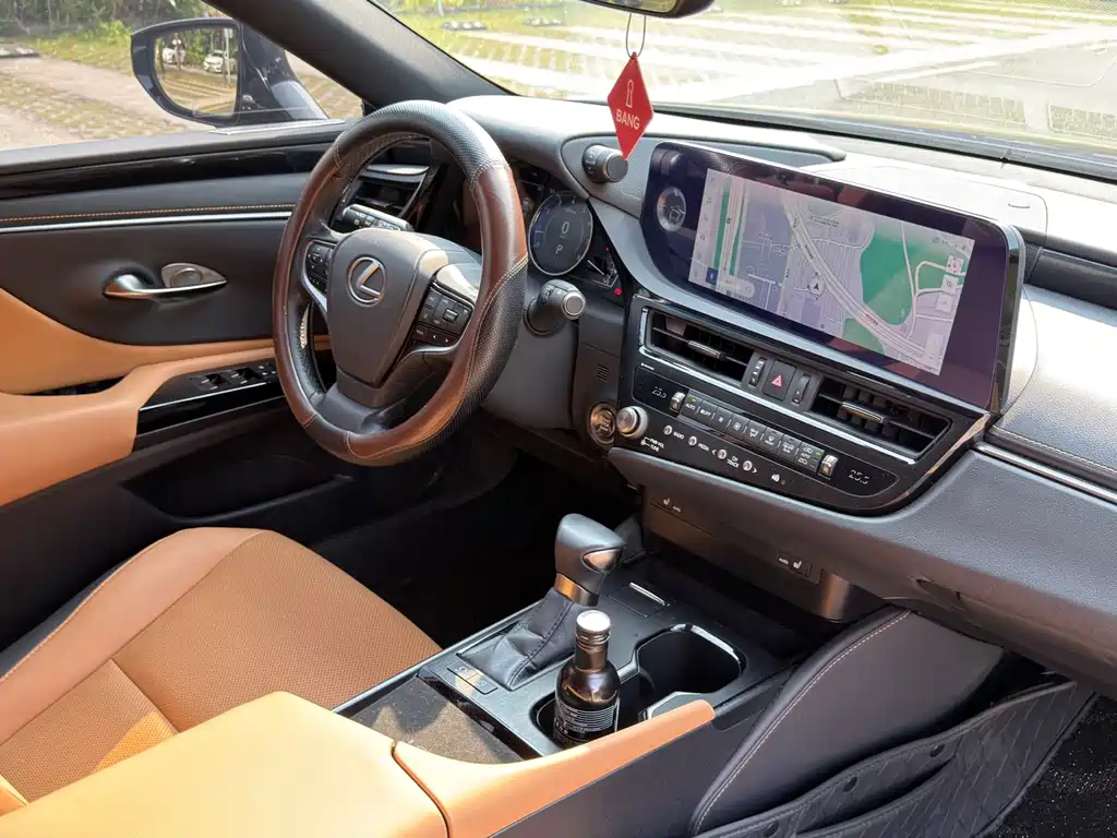 Lexus ES 2023 — фото 15