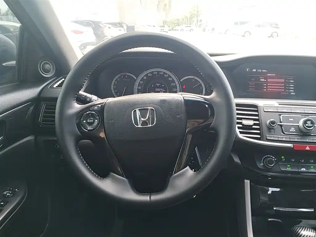Honda Accord 2017 — фото 11