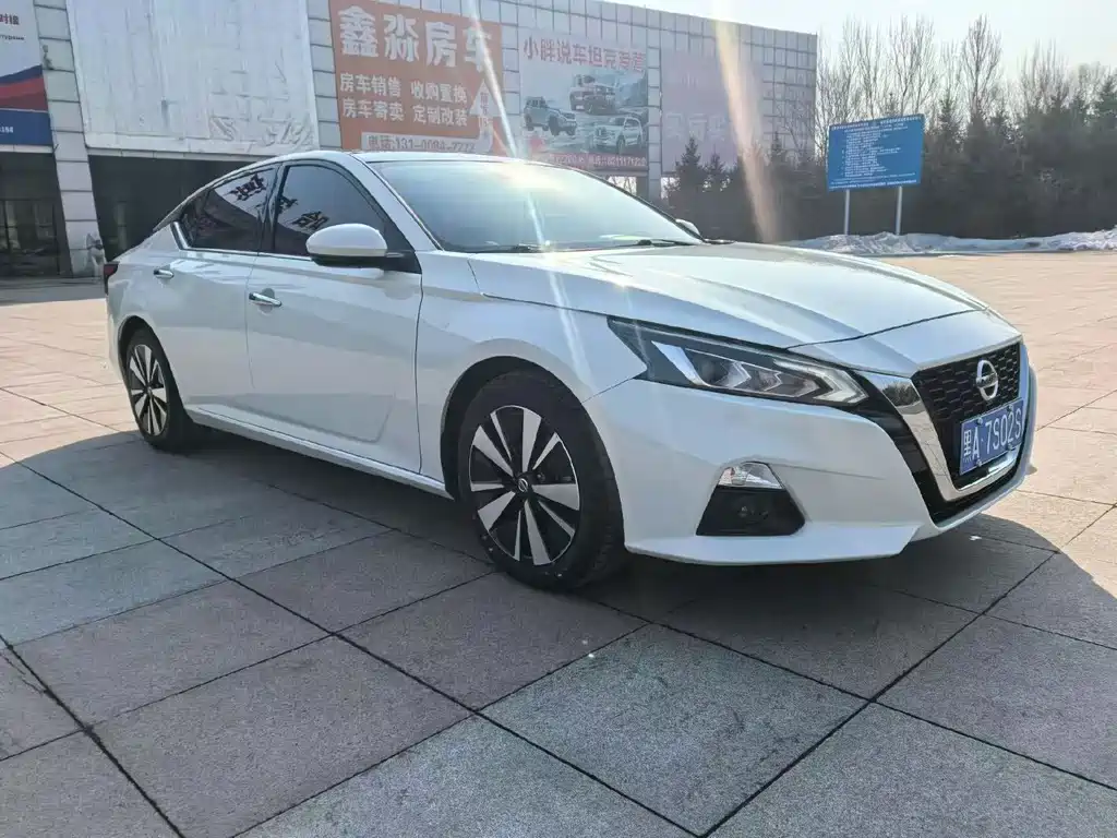 Nissan Teana 2022