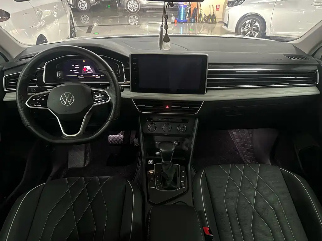 Volkswagen Tiguan L 2023