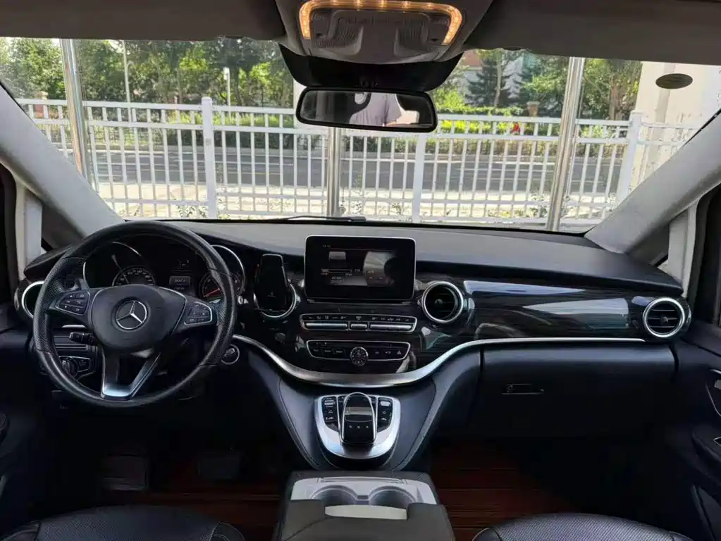 Mercedes-Benz V-Class 2019 — фото 7