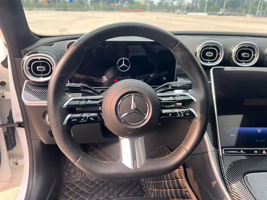 Mercedes-Benz C-Class 2023 — фото 15