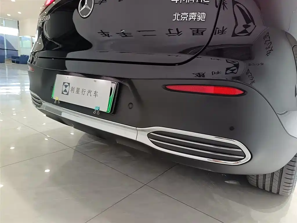 Mercedes-Benz EQE SUV 2025