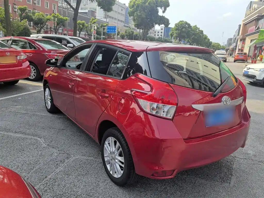Toyota Yaris L 2016 — фото 5