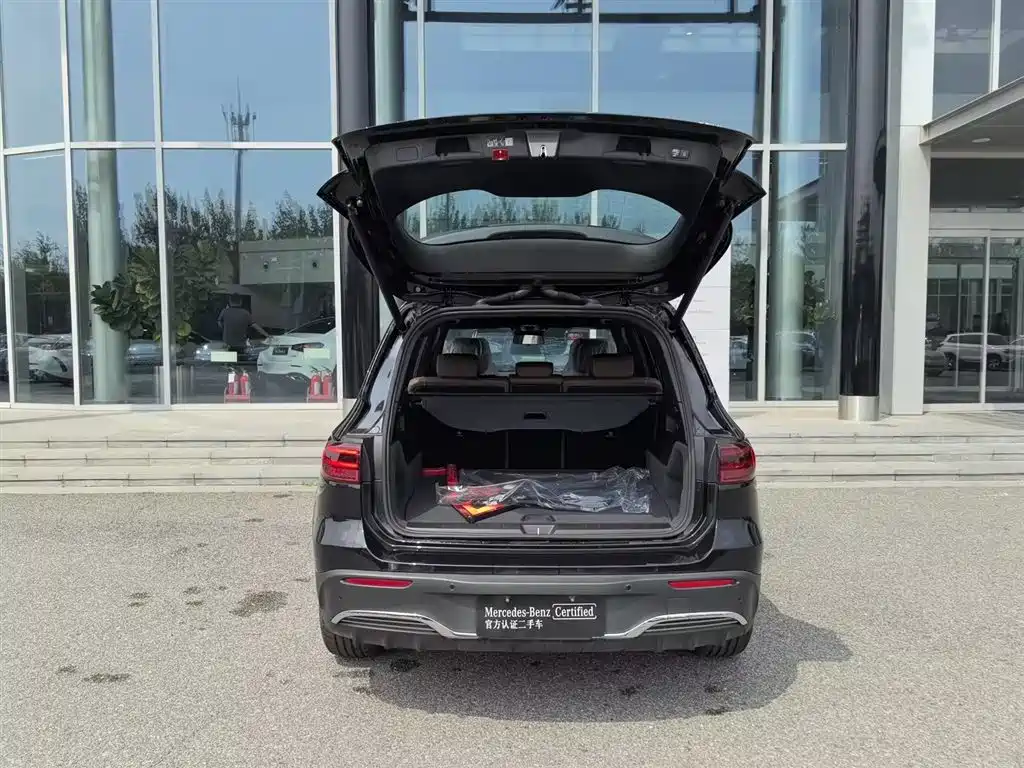 Mercedes-Benz EQB 2025