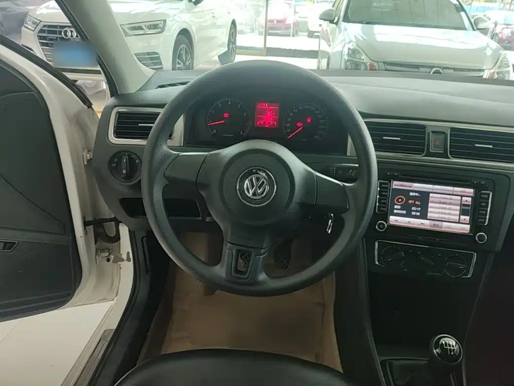 Volkswagen Santana 2015 — фото 11