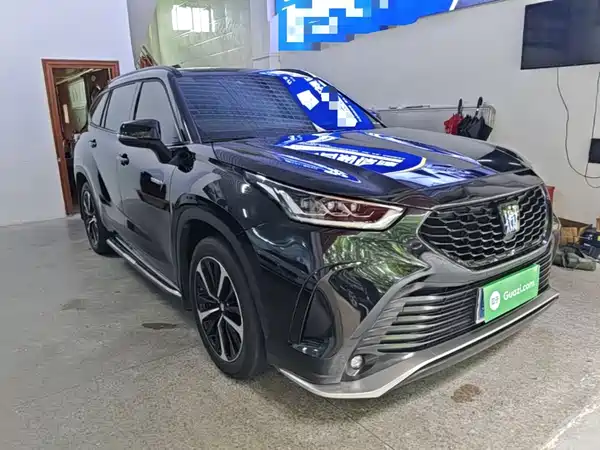 Toyota Crown Kluger 2024