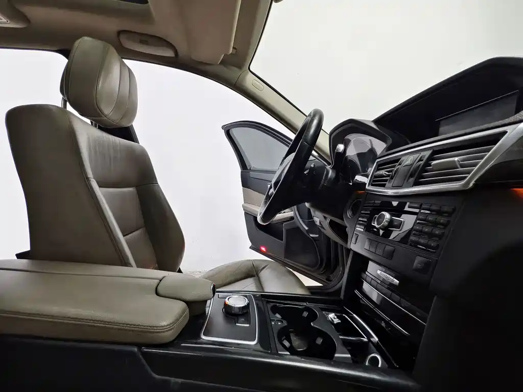 Mercedes-Benz E-Class 2013 — фото 15