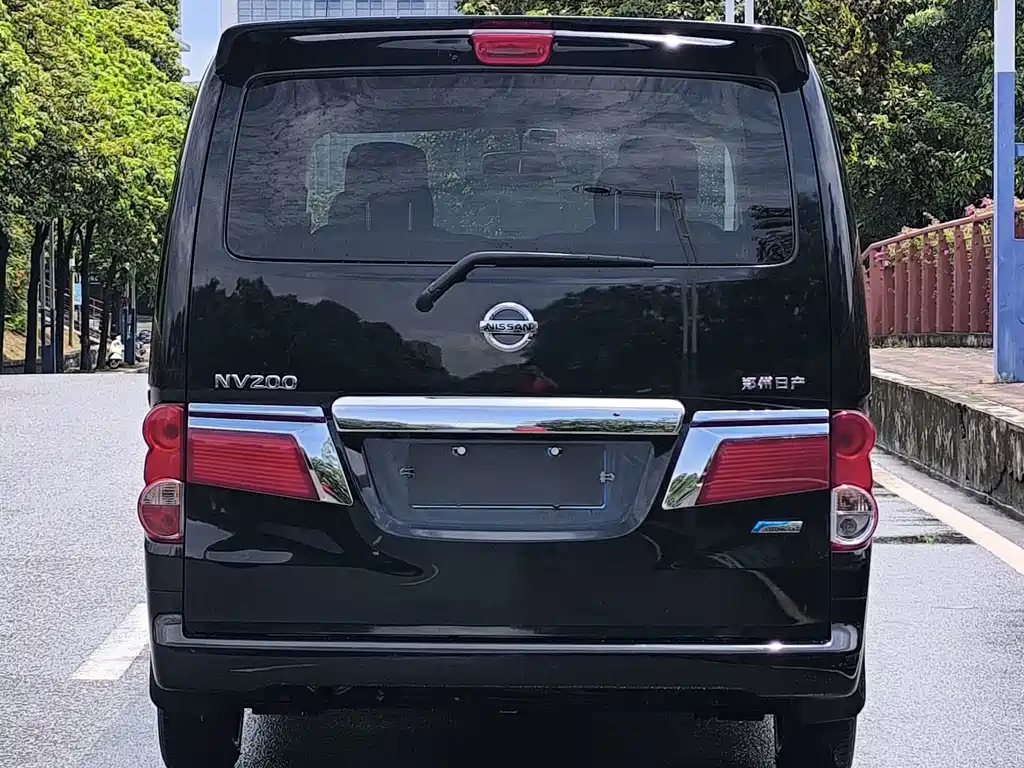 Nissan NV200 2018 — фото 5