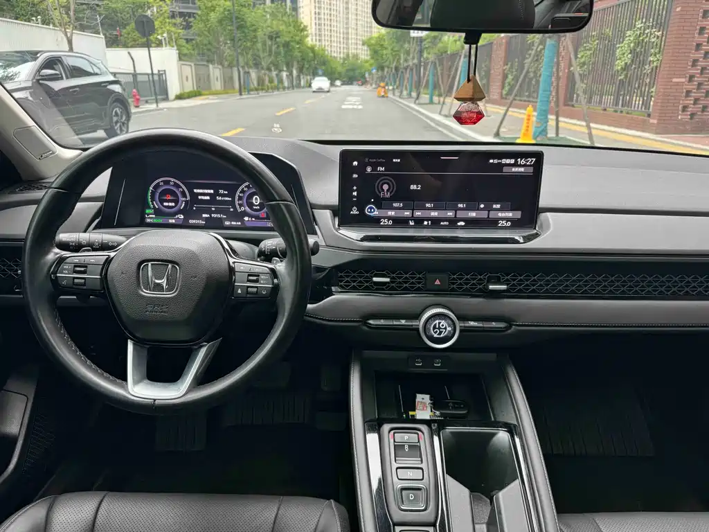 Honda Accord New Energy 2023 — фото 12