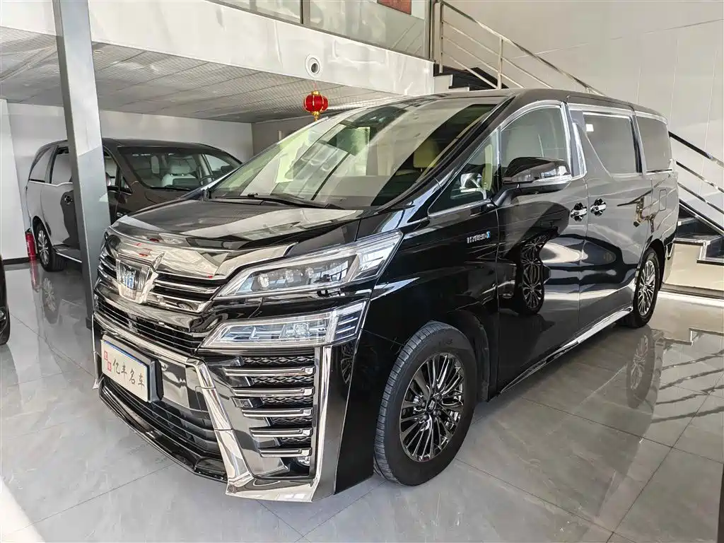 Toyota Vellfire 2022 — фото 1