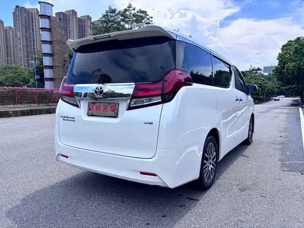 Toyota Alphard 2015