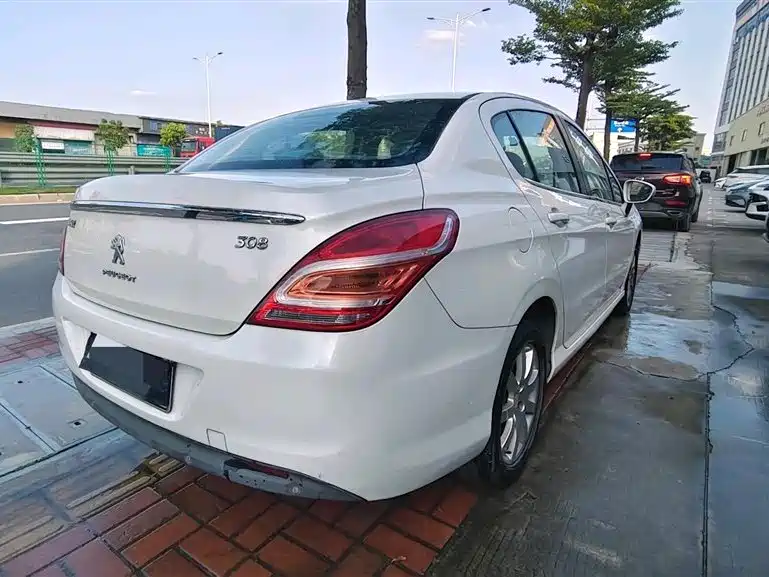 Peugeot 308 2015