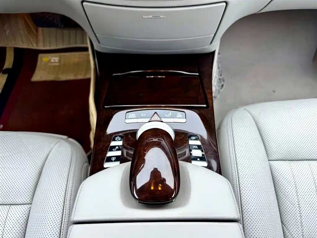 Mercedes-Benz S-Class 2011 — фото 15