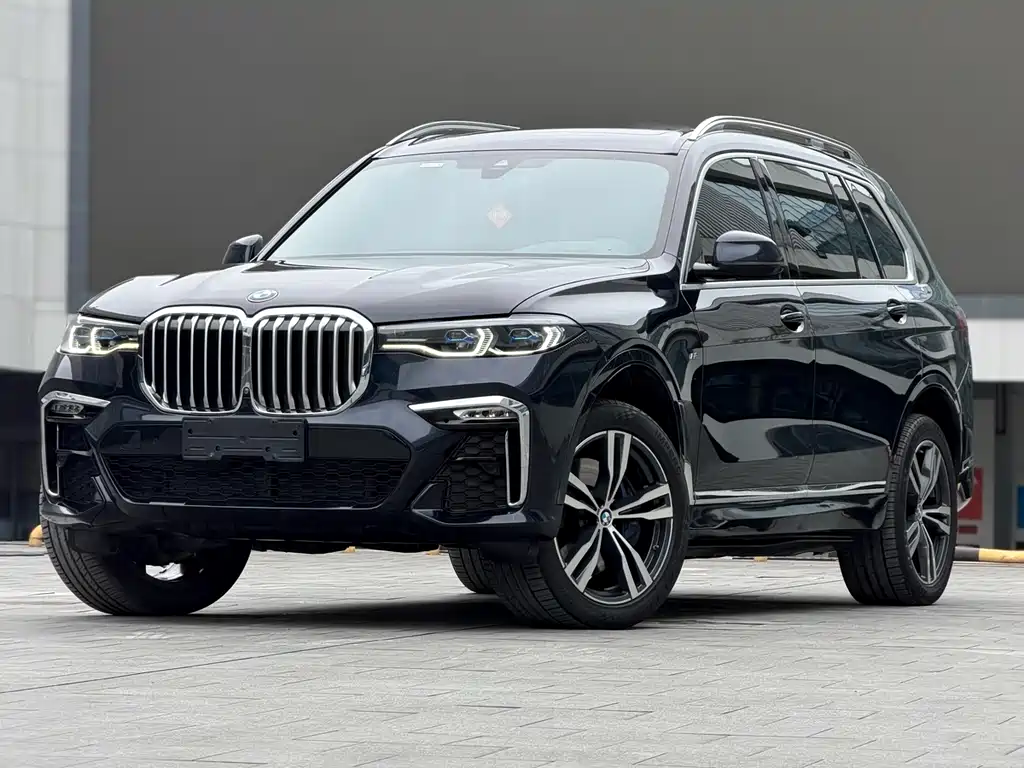 BMW X7 2021 — фото 1