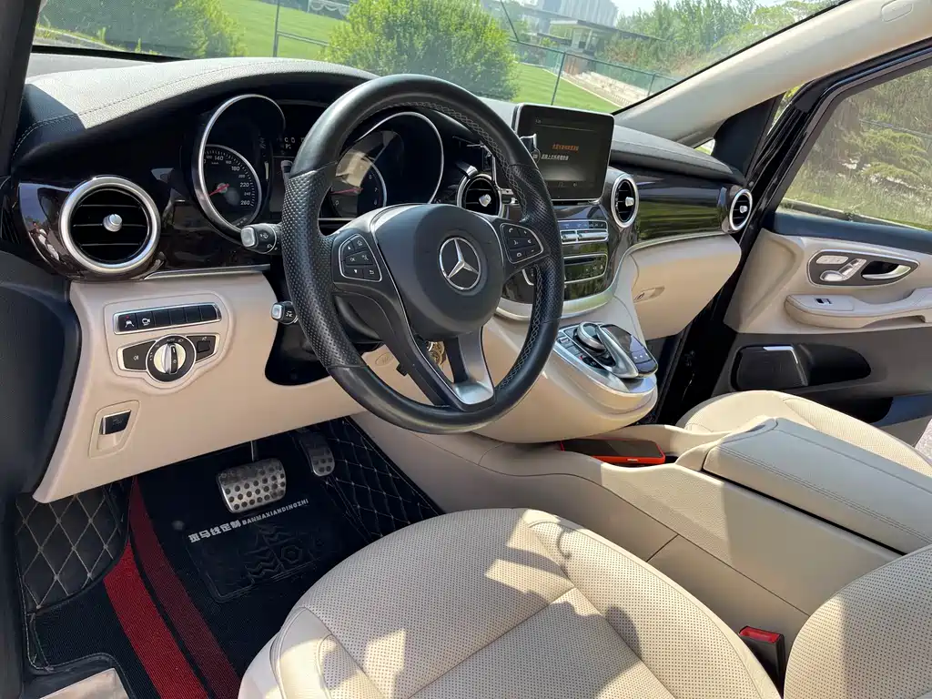 Mercedes-Benz V-Class 2019 — фото 9