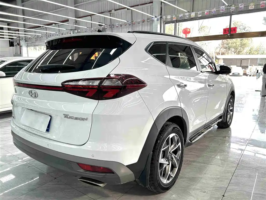 Hyundai Tucson 2021 — фото 8