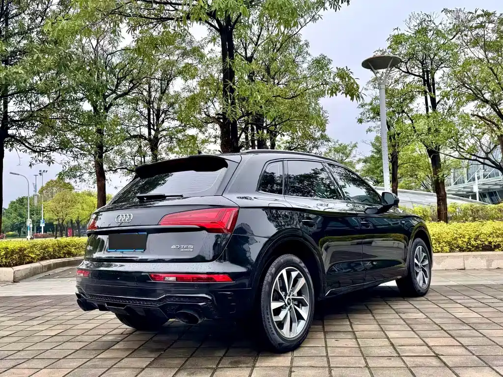 Audi Q5L 2023 — фото 8