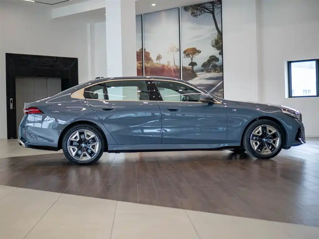 BMW 5 Series 2025