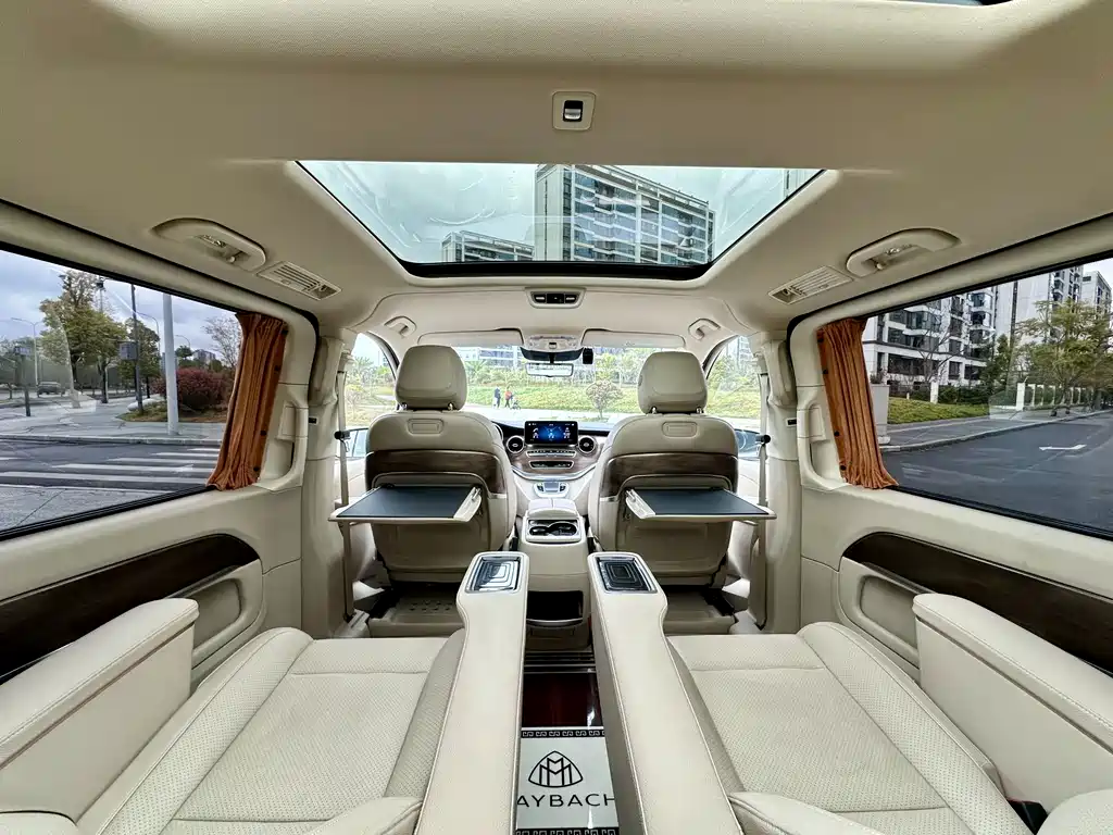Mercedes-Benz V-Class 2022 — фото 16
