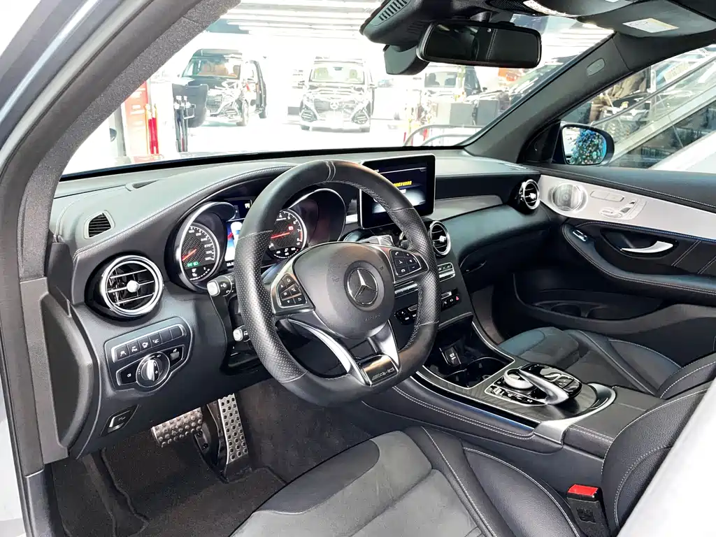 Mercedes-Benz GLC AMG 2020 — фото 12
