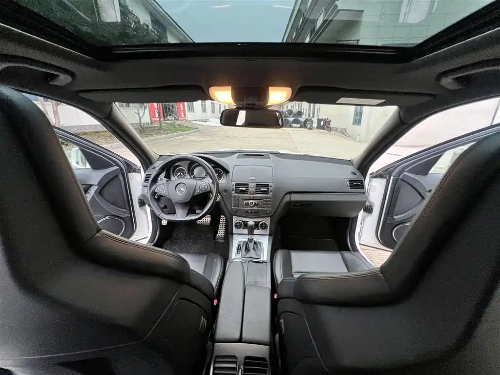 Mercedes-Benz C-Class AMG 2011 — фото 13