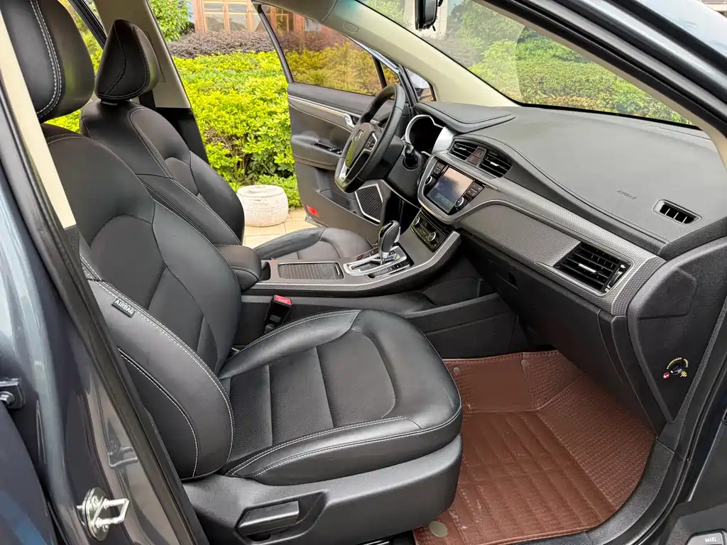 Geely Emgrand GS 2018 — фото 8