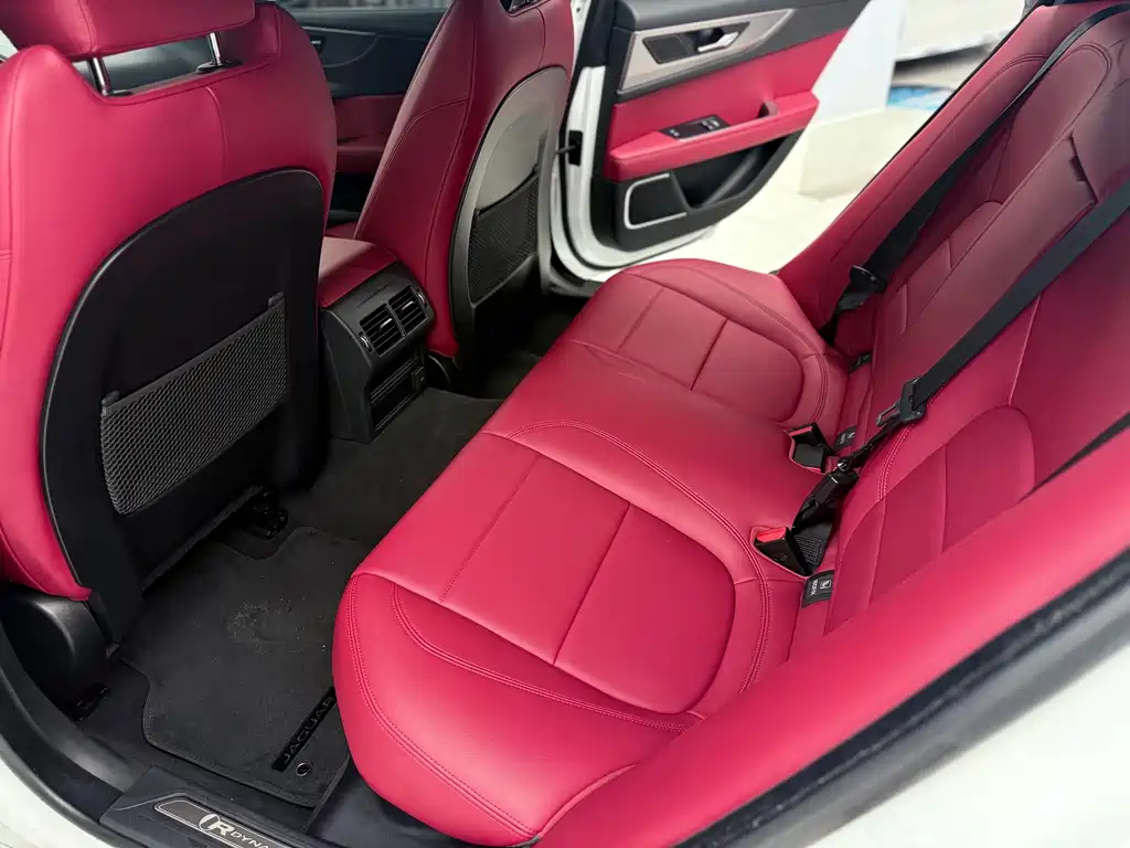 Jaguar XEL 2023 — фото 12