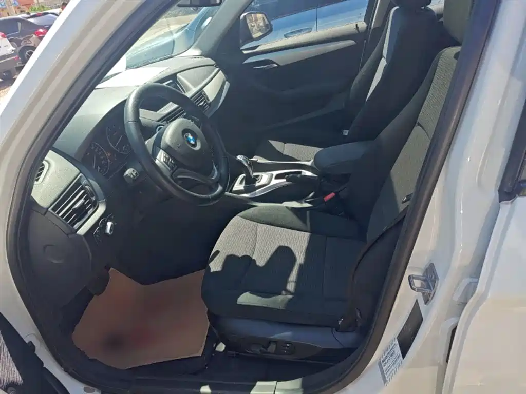 BMW X1 2015 — фото 15