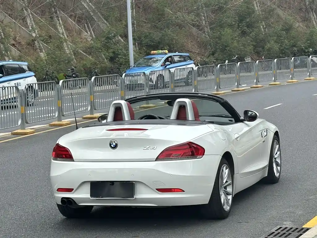 BMW Z4 2016 — фото 16