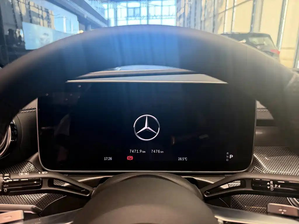 Mercedes-Benz C-Class 2025 — фото 10