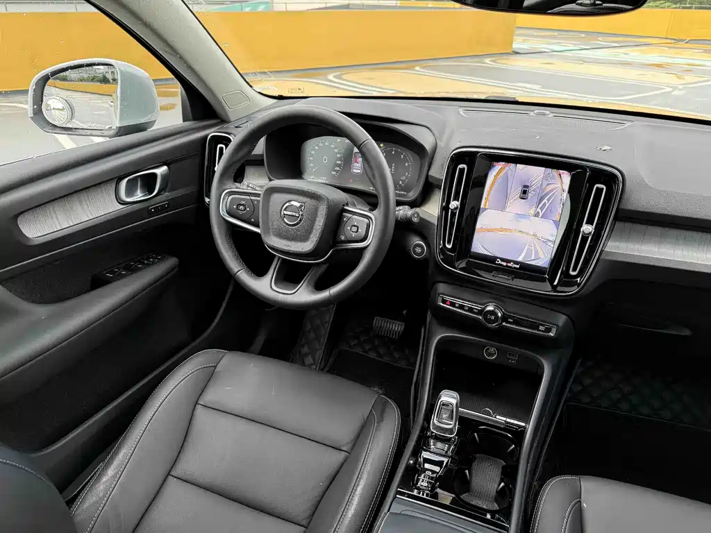 Volvo XC40 2022