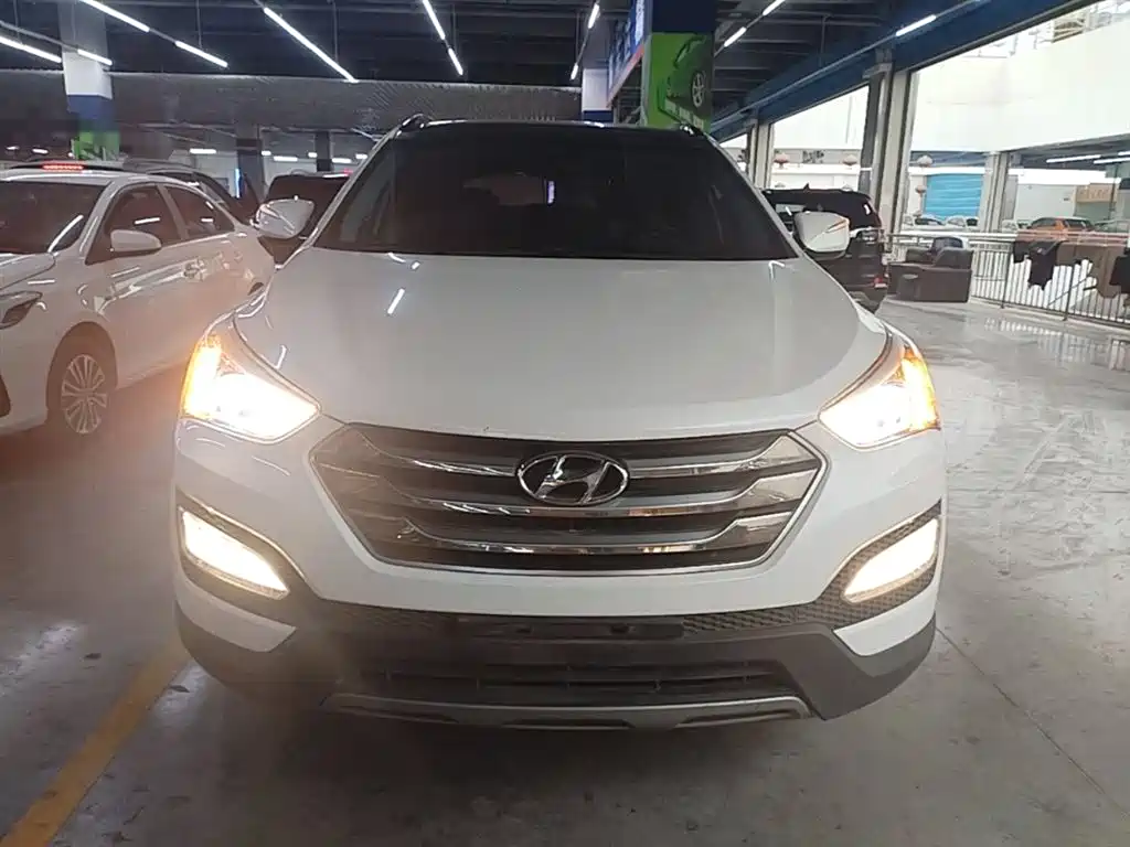 Hyundai Santa Fe 2015 — фото 3