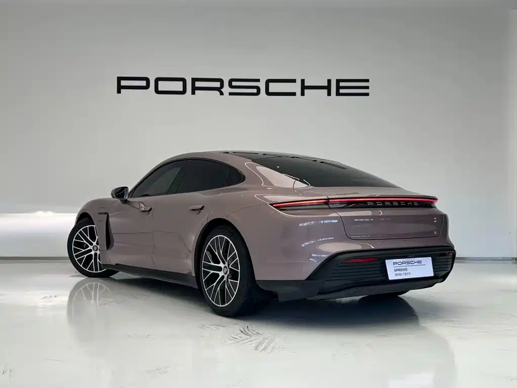 Porsche Taycan 2024 — фото 3
