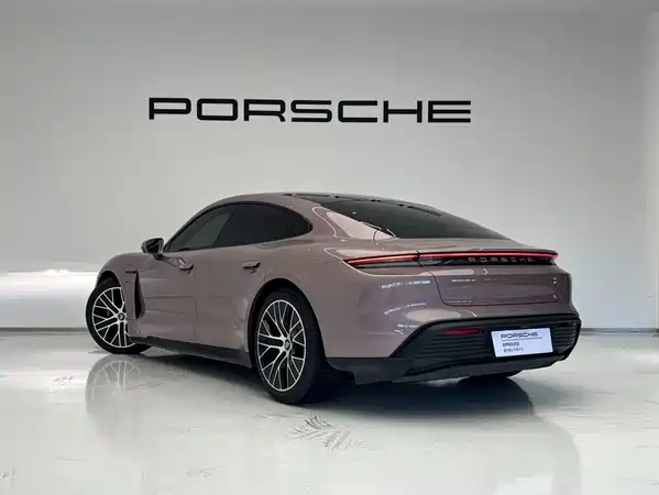 Porsche Taycan 2024