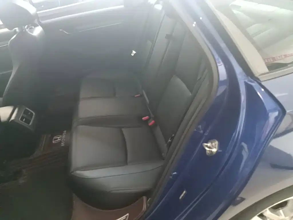 Honda Accord 2020 — фото 17