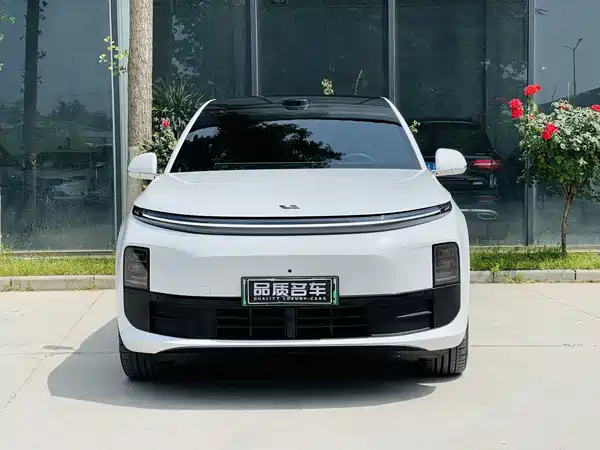 Li Auto L6 2025