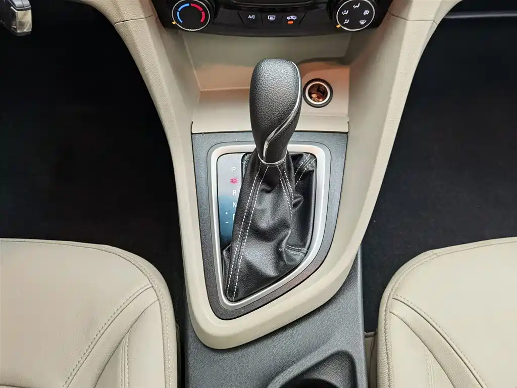 Buick Excelle 2016 — фото 13