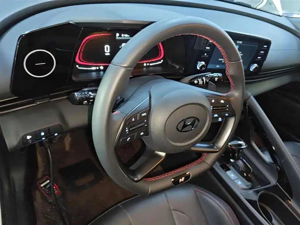 Hyundai Elantra 2024 — фото 10